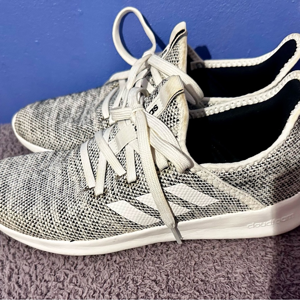 Adidas Cloudfoam women’s tennis shoes